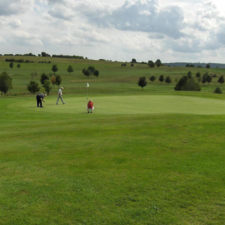 Apartments Golfpark Schlossgut Sickendorf Lauterbach  Ngoại thất bức ảnh