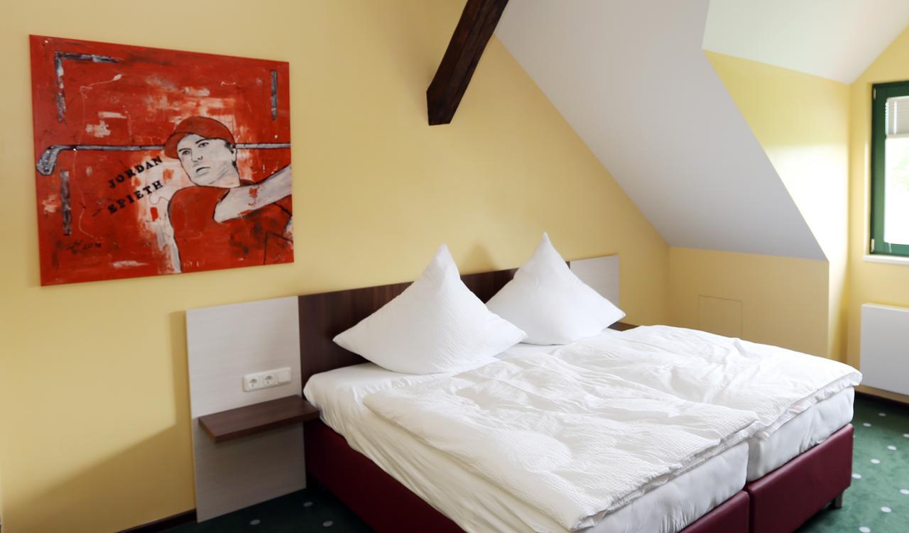 Apartments Golfpark Schlossgut Sickendorf Lauterbach  Ngoại thất bức ảnh