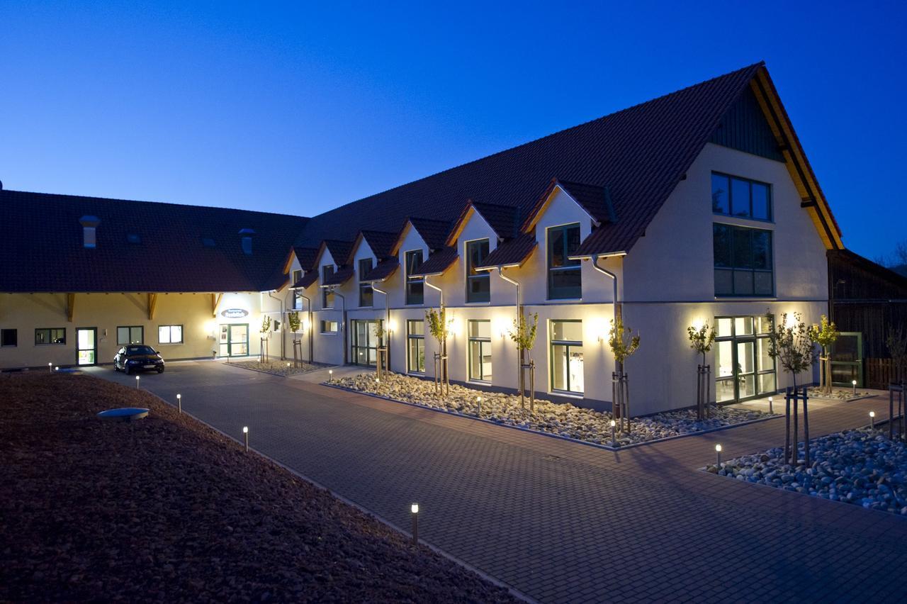 Apartments Golfpark Schlossgut Sickendorf Lauterbach  Ngoại thất bức ảnh