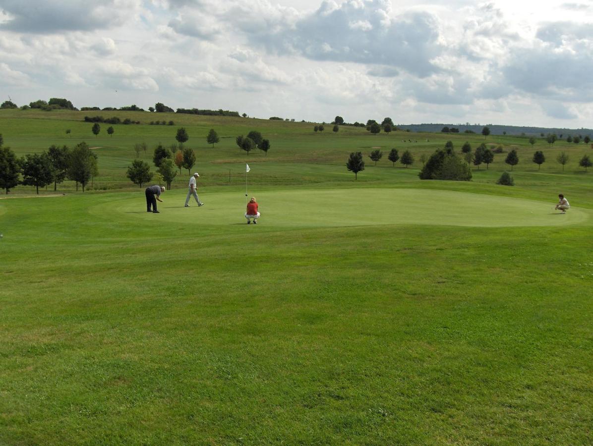 Apartments Golfpark Schlossgut Sickendorf Lauterbach  Ngoại thất bức ảnh